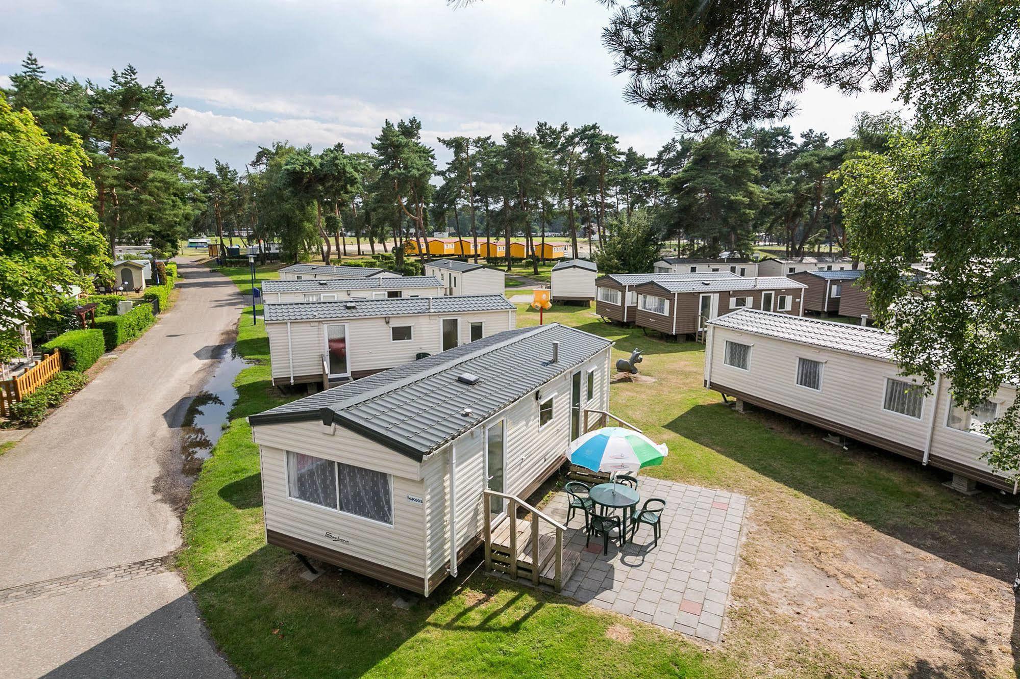 Hotel Camping Blauwe Meer Nv Lommel Exterior foto