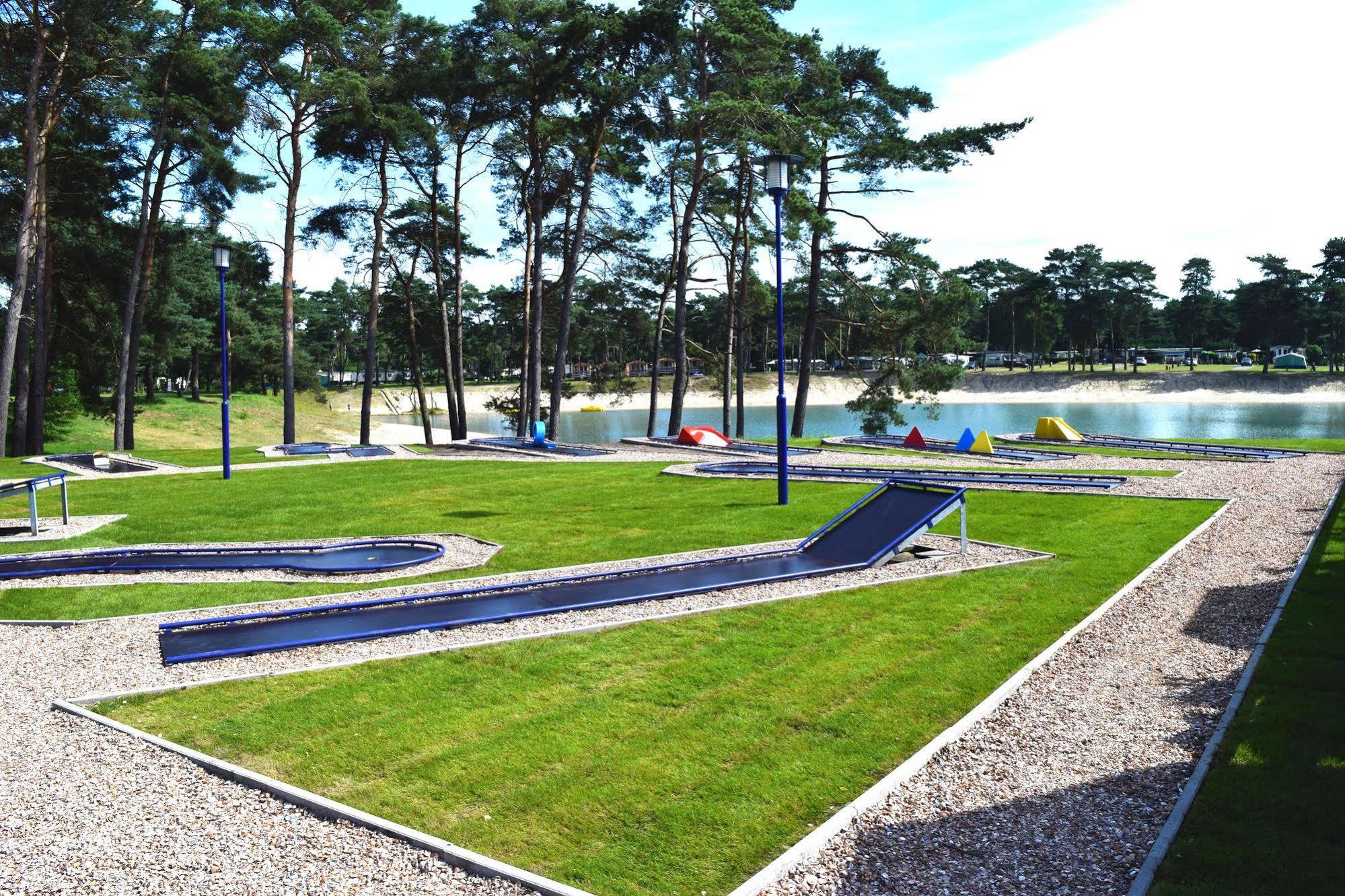 Hotel Camping Blauwe Meer Nv Lommel Exterior foto